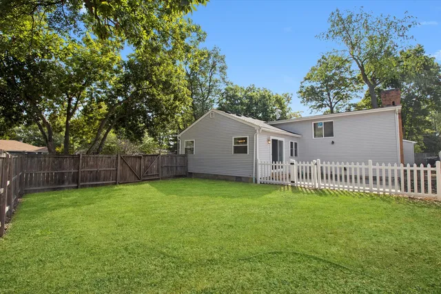 $344,900 | 33448 North Greentree Road, Grayslake, IL 60030