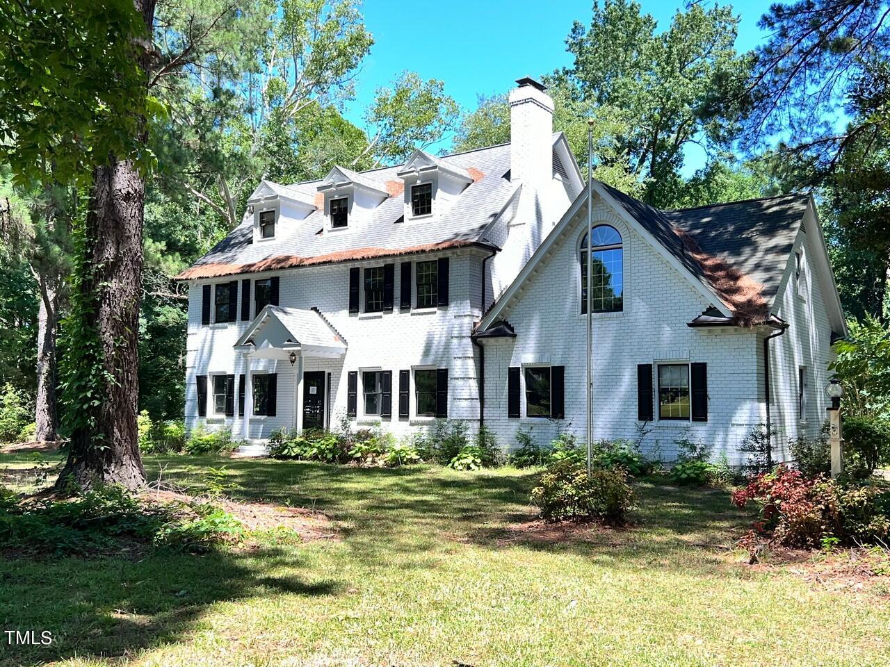 5759 Raleigh Road Benson, NC 27504 - Photo 1 of 21 Front