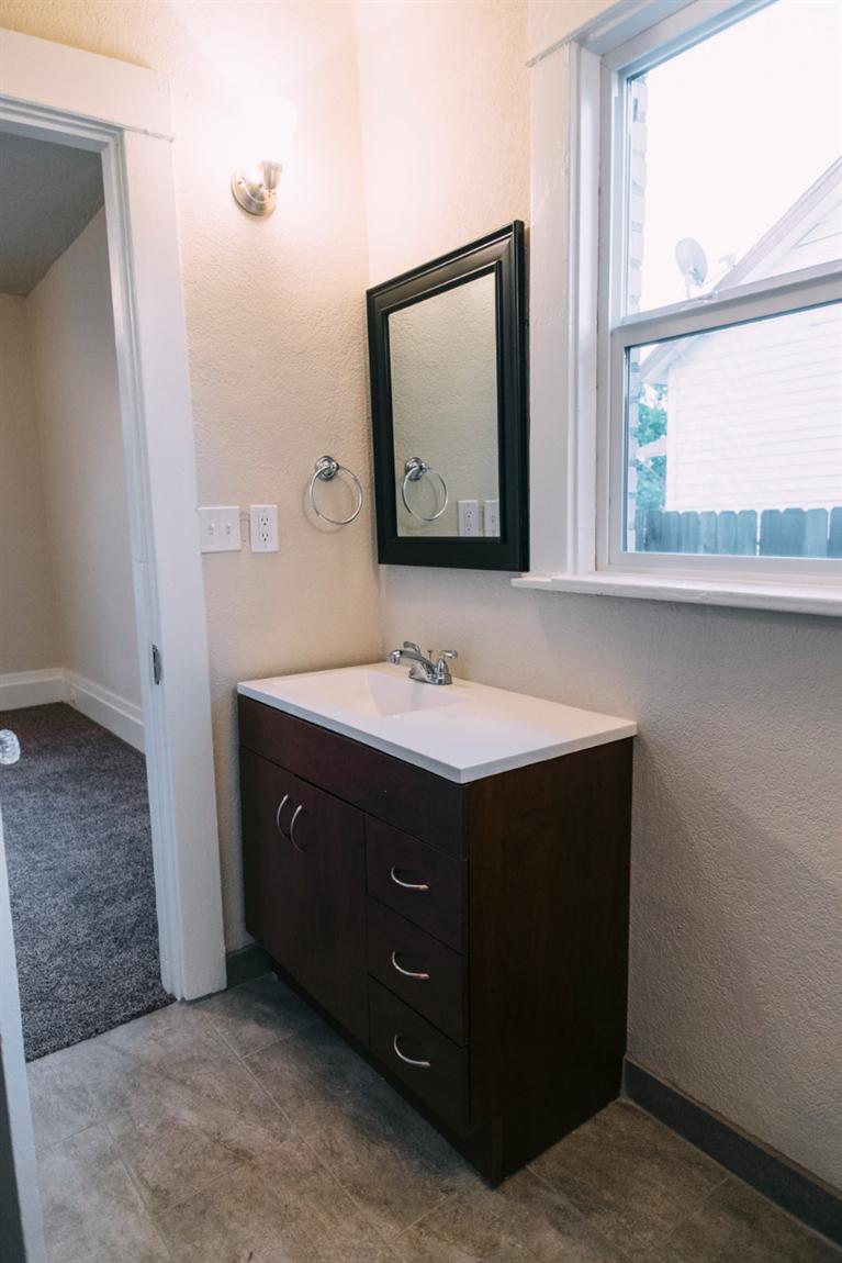 803 J Street Reedley, CA 93654 - Photo 17 of 29