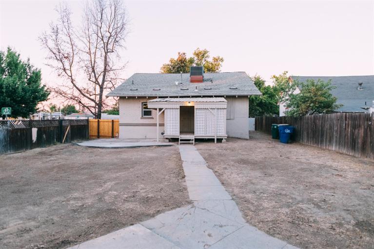 803 J Street Reedley, CA 93654 - Photo 24 of 29