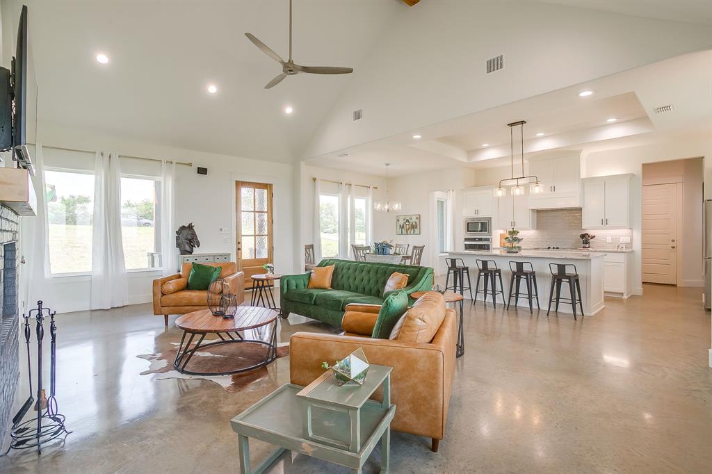 1048 Agnes Street North Springtown, TX 76082 - Photo 12 of 37