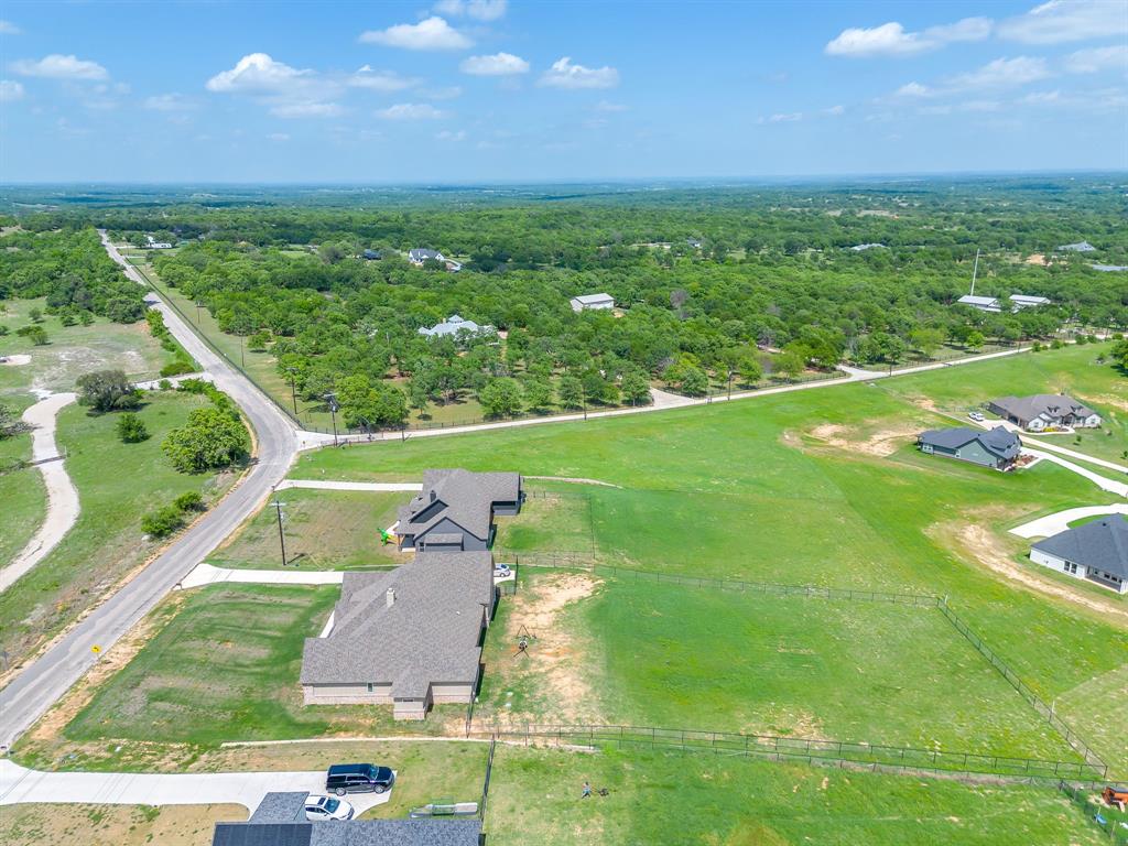 1048 Agnes Street North Springtown, TX 76082 - Photo 5 of 37