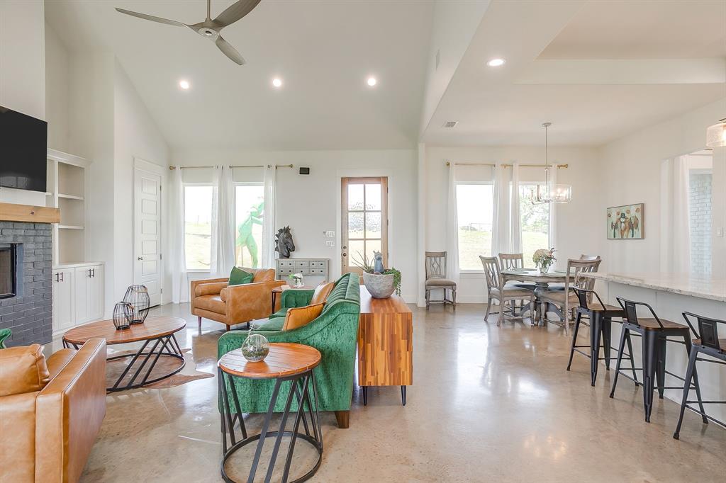 1048 Agnes Street North Springtown, TX 76082 - Photo 10 of 37