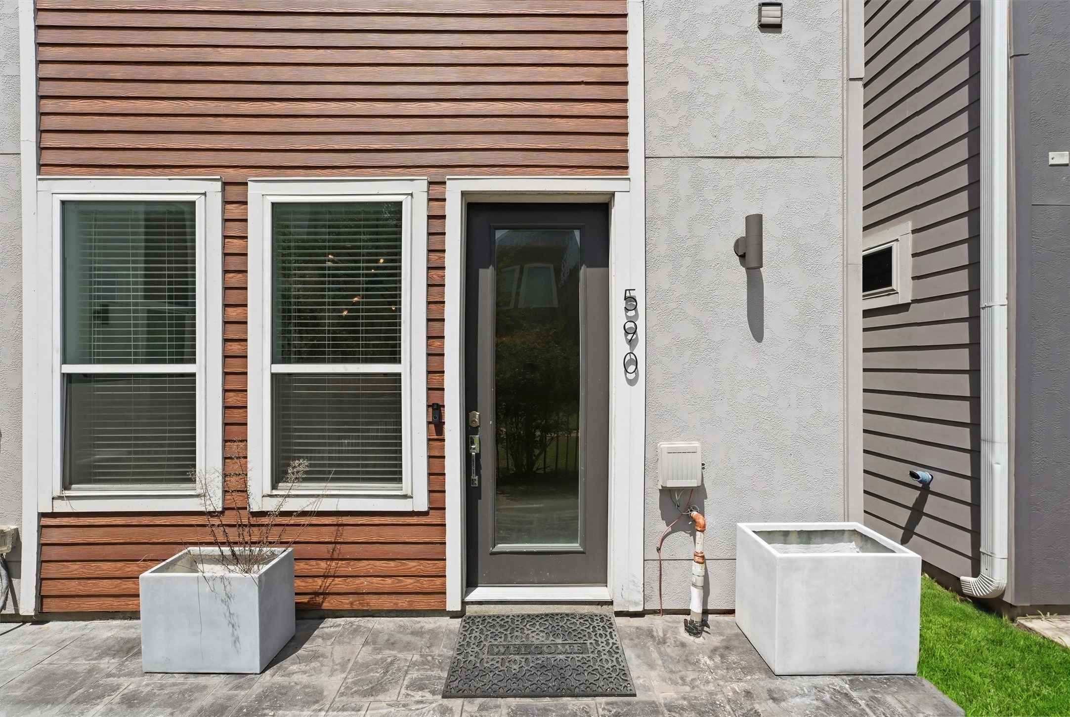 590 Janisch Road Houston, TX 77018 - Photo 3 of 25 Gallery Image 3