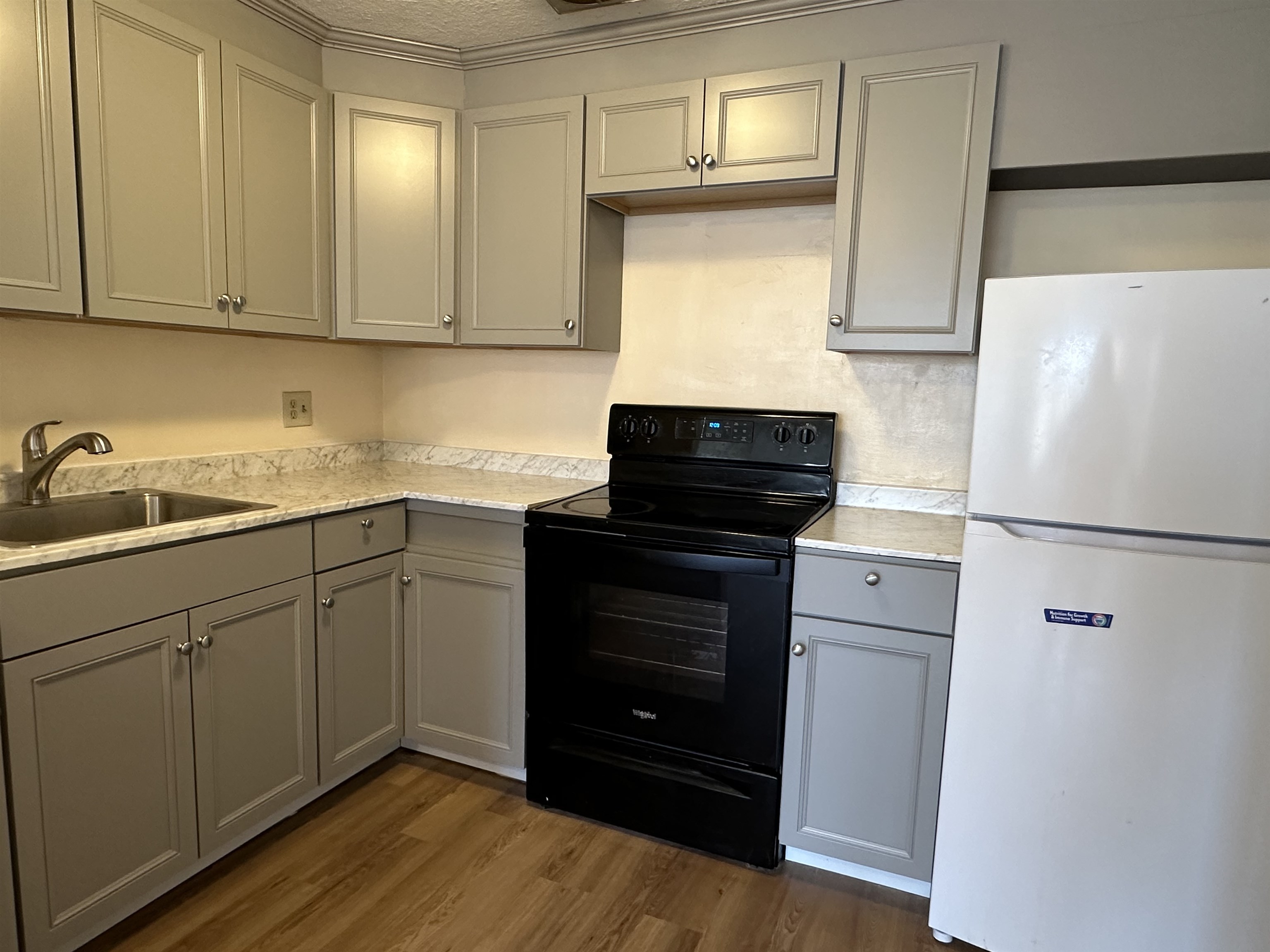 99 Cluff Crossing Road, Unit 5 Salem, NH 03079 - Photo 2 of 16