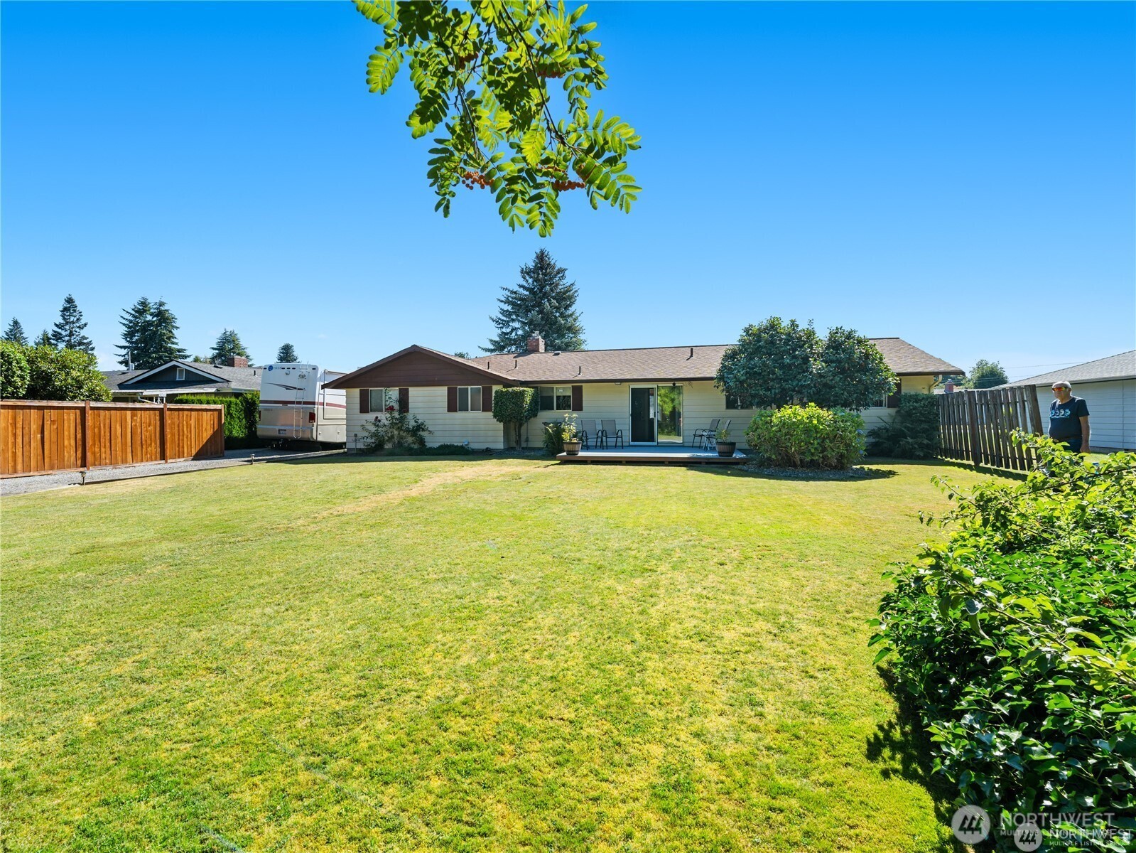 1205 South Walnut Street Burlington, WA 98233 - Photo 6 of 40 a front view of a house with garden