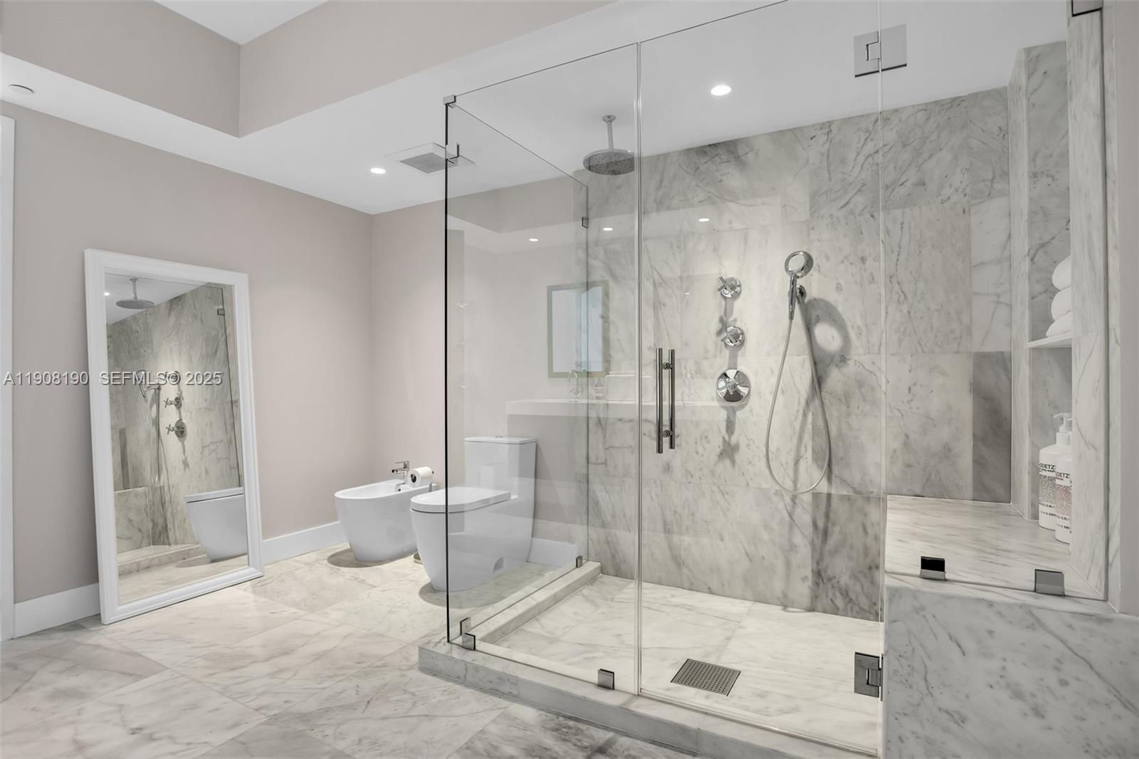 450 Alton Road, Unit 2110 Miami Beach, FL 33139 - Photo 23 of 33 Photo 23