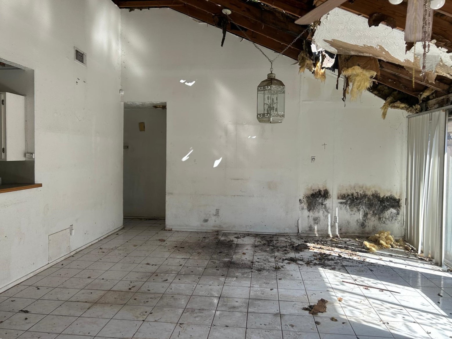 3838 Buckhurst Drive Houston, TX 77066 - Photo 6 of 21 a view of a garage