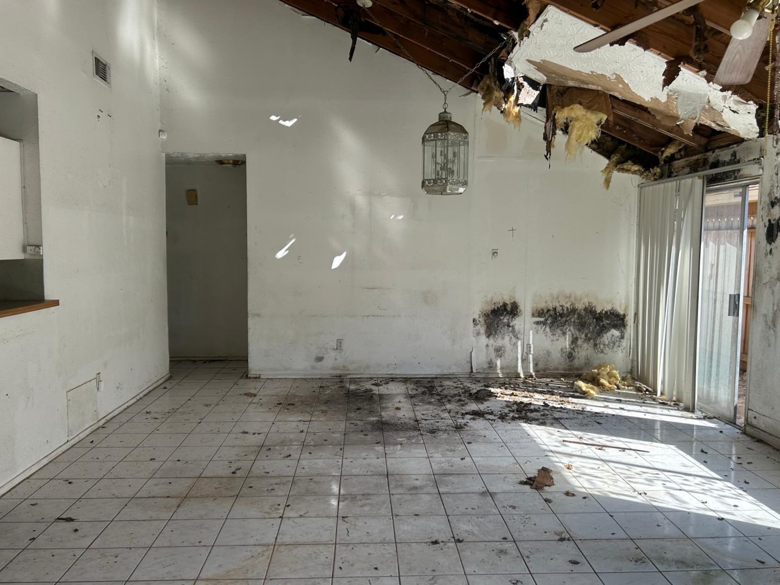 3838 Buckhurst Drive Houston, TX 77066 - Photo 9 of 21 a view of a garage