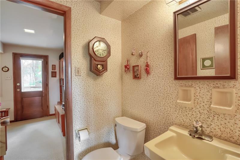 9384 Hilliard Road Pittsburgh, PA 15237 - Photo 20 of 25 Powder 1/2 bath in between 4th BE/den and family room.