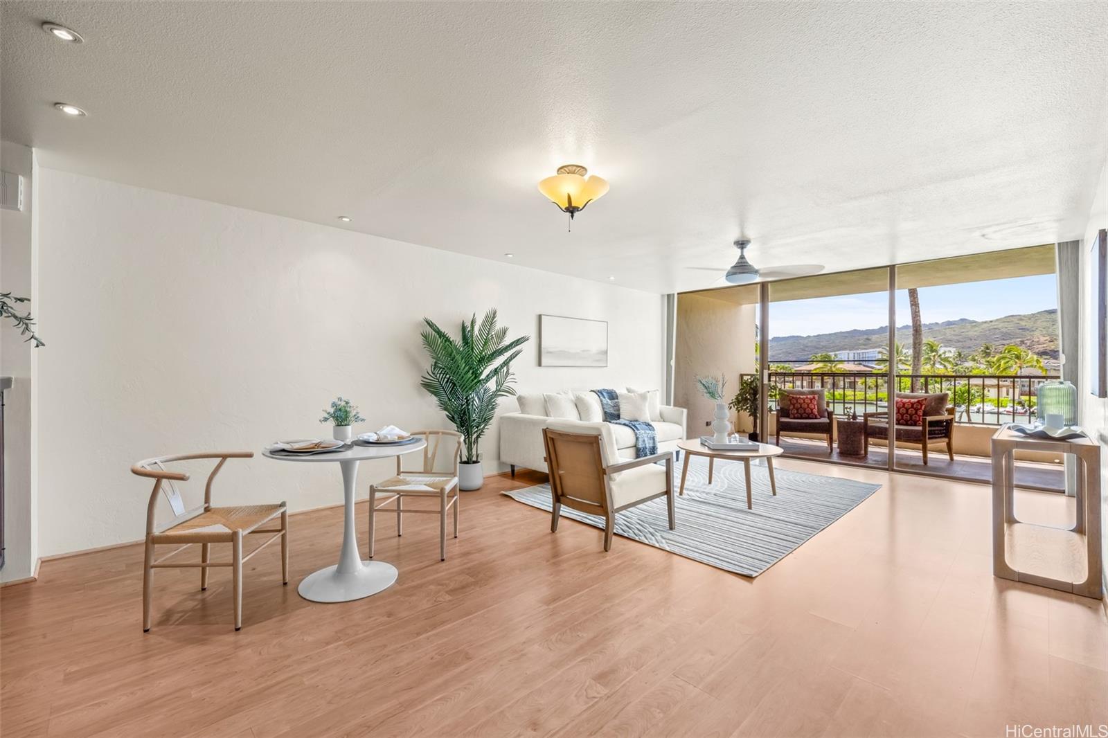 500 Lunalilo Home Road, Unit 22C Honolulu, HI 96825 - Photo 4 of 25 No carpet! No popcorn! Recessed lighting. Open concept.