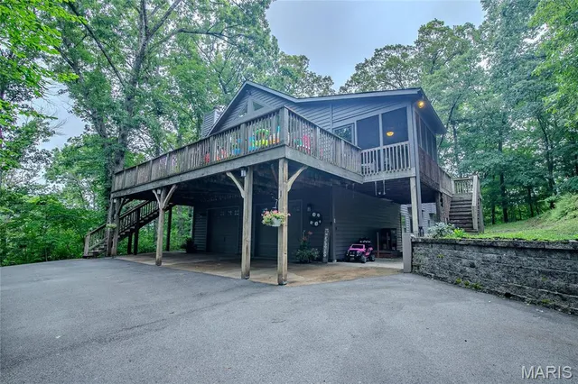 $584,000 | 532 Fairfield Valley Road, Pacific, MO 63069