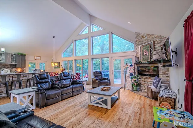 $584,000 | 532 Fairfield Valley Road, Pacific, MO 63069