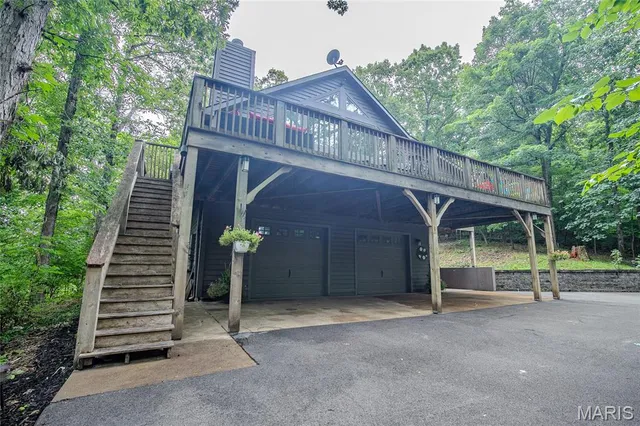 $584,000 | 532 Fairfield Valley Road, Pacific, MO 63069