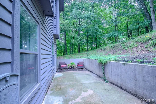 $584,000 | 532 Fairfield Valley Road, Pacific, MO 63069