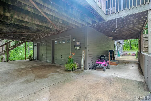 $584,000 | 532 Fairfield Valley Road, Pacific, MO 63069