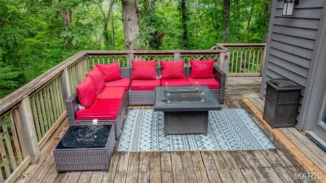 $584,000 | 532 Fairfield Valley Road, Pacific, MO 63069