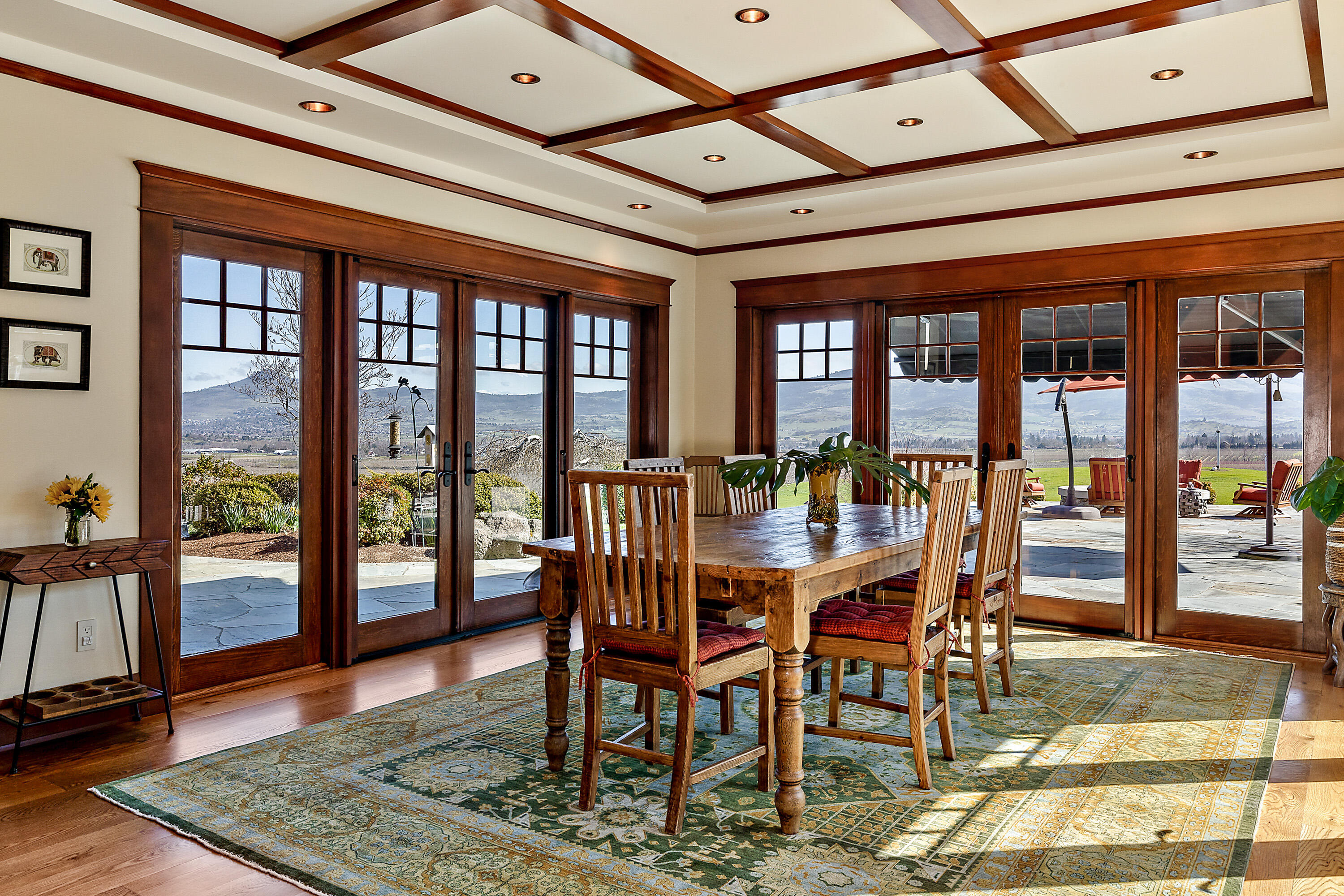 4167 Independence School Road Medford, OR 97501 - Photo 13 of 95 Dining room