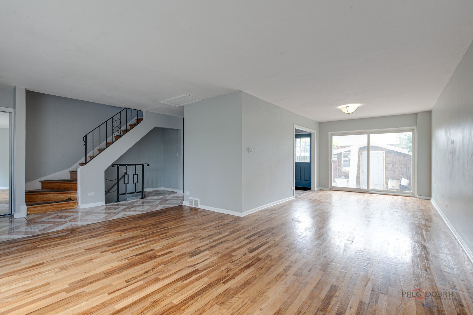 8846 Dee Road, Unit E Des Plaines, IL 60016 - Photo 3 of 28 Gallery Image 3