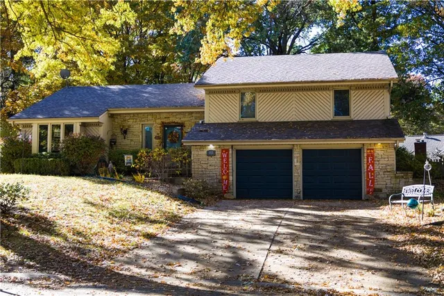 $364,900 | 1513 Northwest Weatherstone Court, Blue Springs, MO 64015