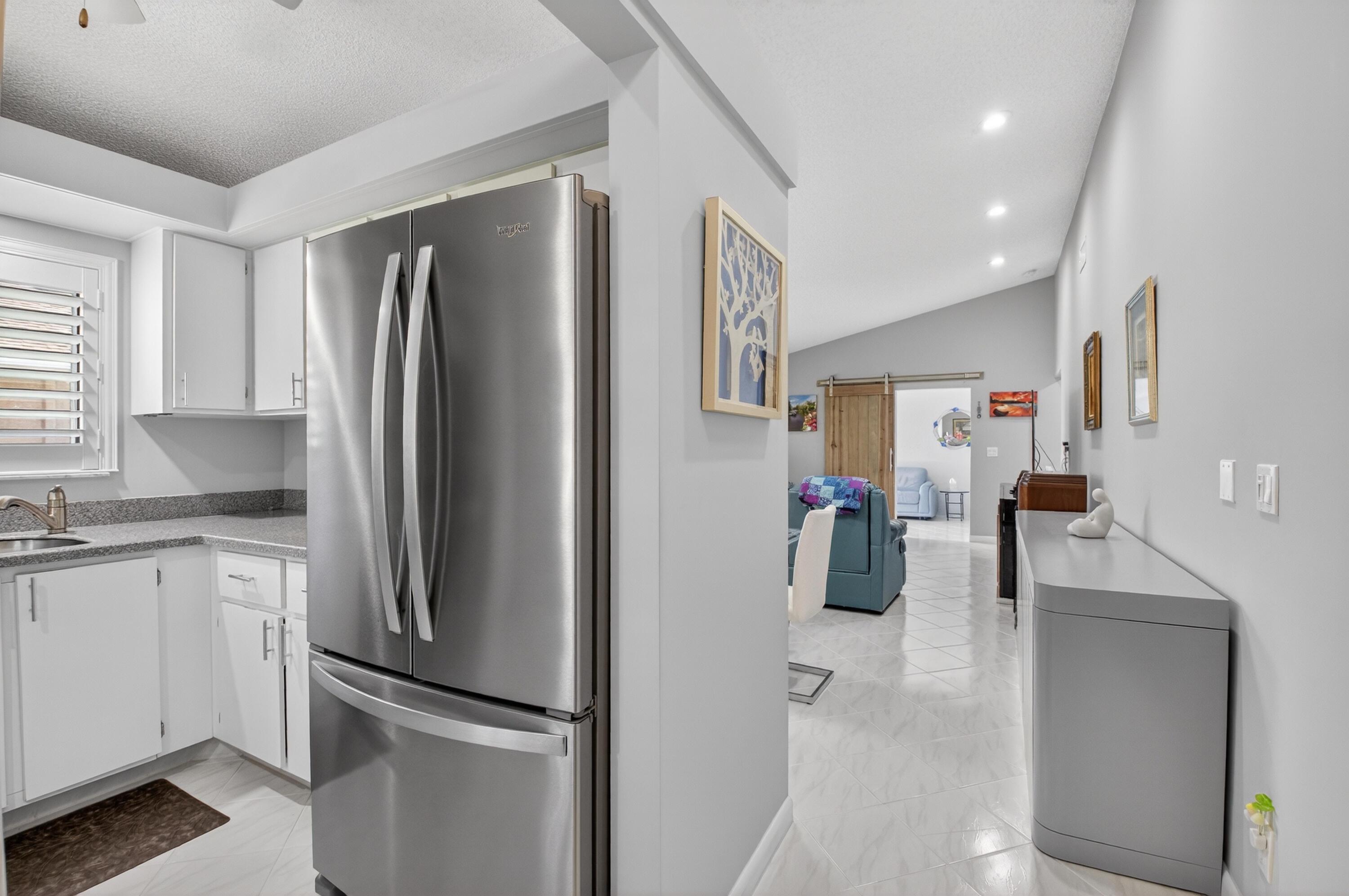 8188 Sweetbriar Way Boca Raton, FL 33496 - Photo 5 of 47 DSC_4781