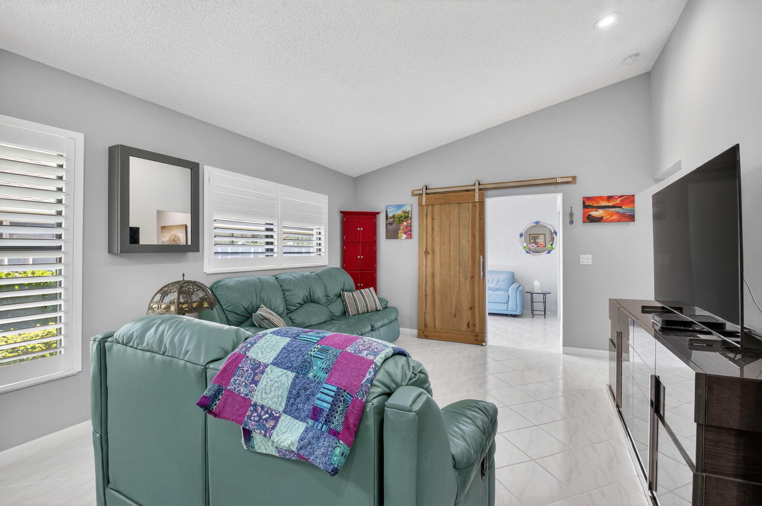 8188 Sweetbriar Way Boca Raton, FL 33496 - Photo 7 of 47 DSC_4790