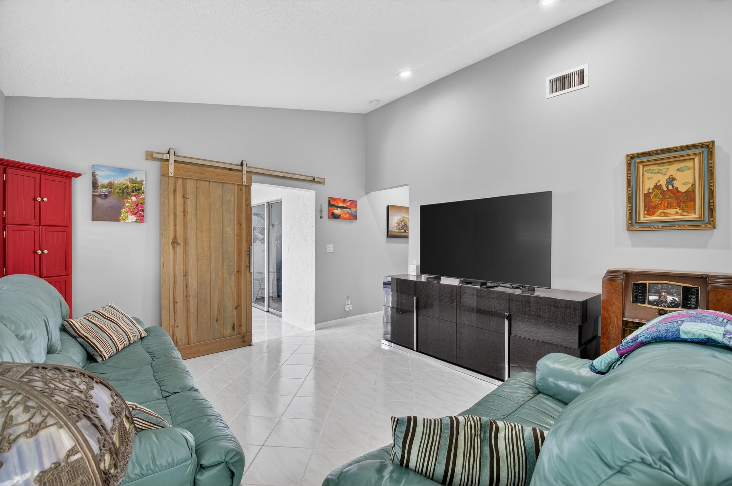 8188 Sweetbriar Way Boca Raton, FL 33496 - Photo 9 of 47 DSC_4800