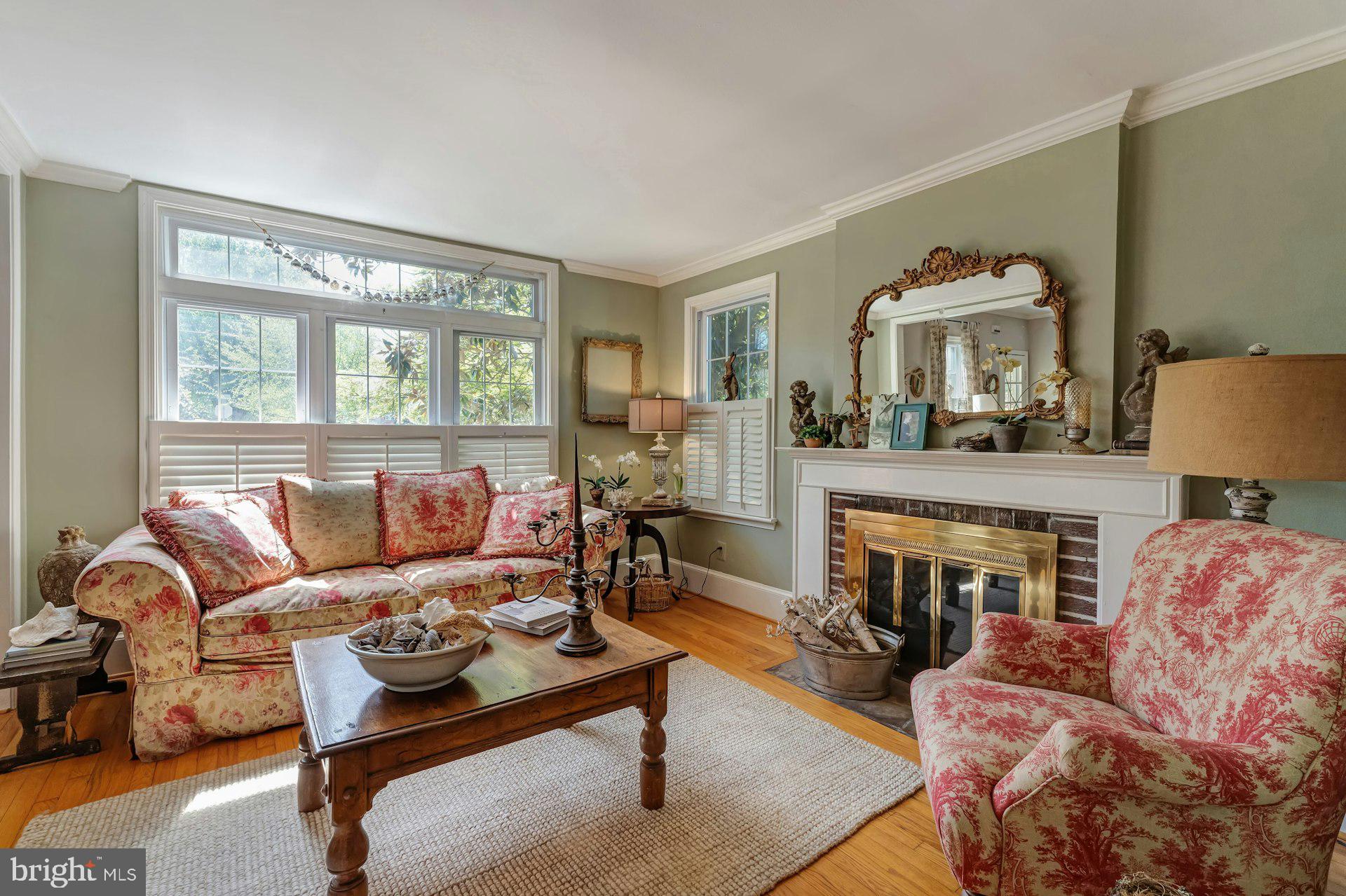 2731 Hidden Road Vienna, VA 22181 - Photo 12 of 61 Gas FP in living room