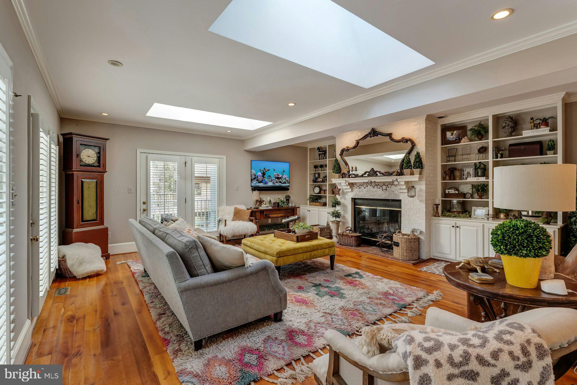 2731 Hidden Road Vienna, VA 22181 - Photo 21 of 61 Gas fireplace