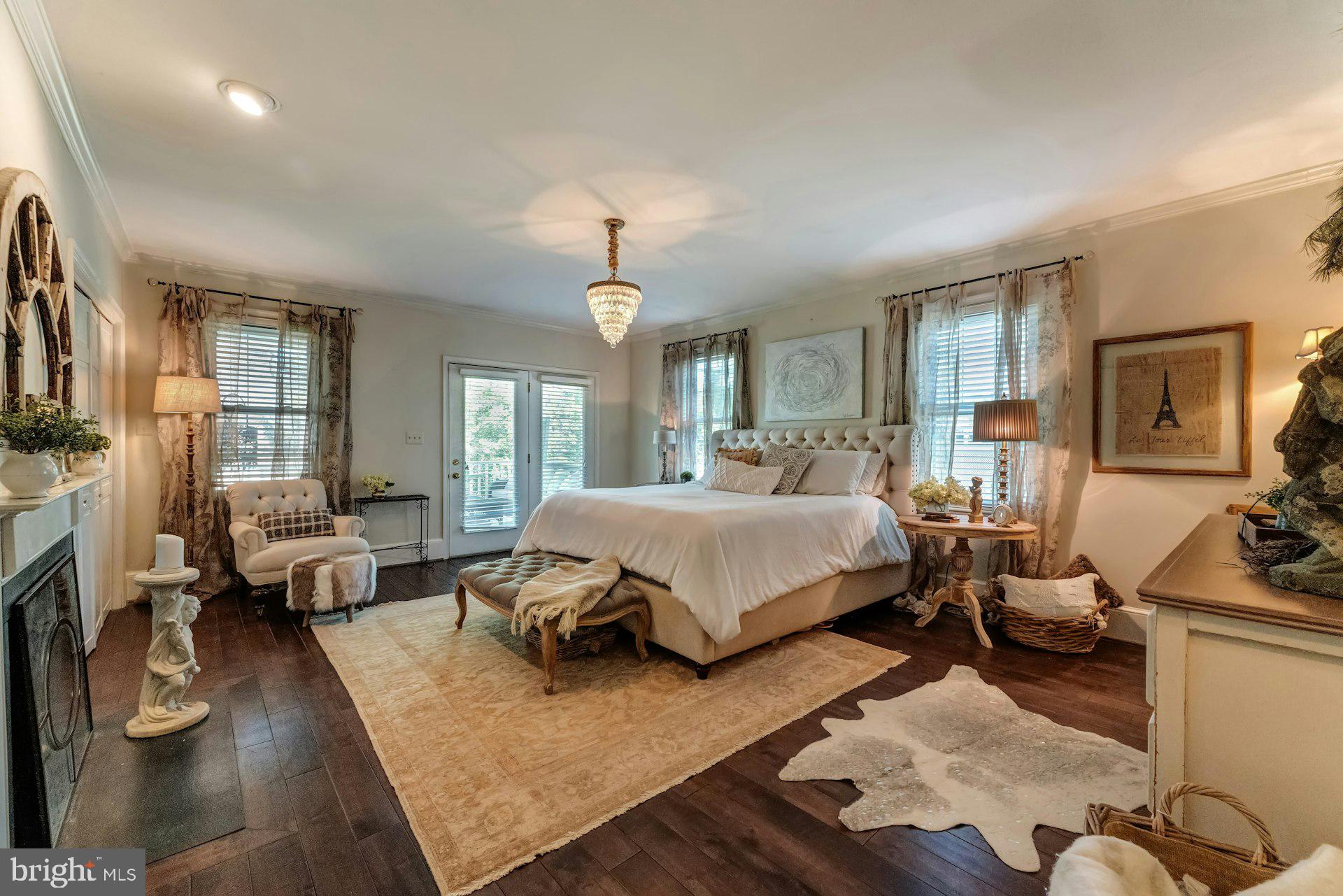 2731 Hidden Road Vienna, VA 22181 - Photo 26 of 61 Primary suite