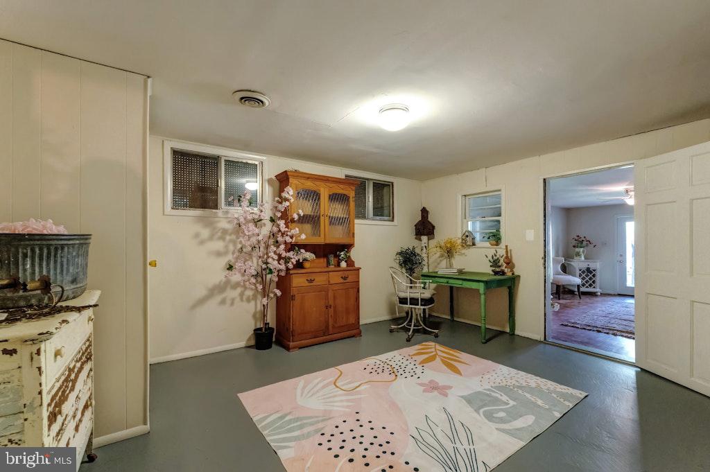 2731 Hidden Road Vienna, VA 22181 - Photo 44 of 61 Craft room