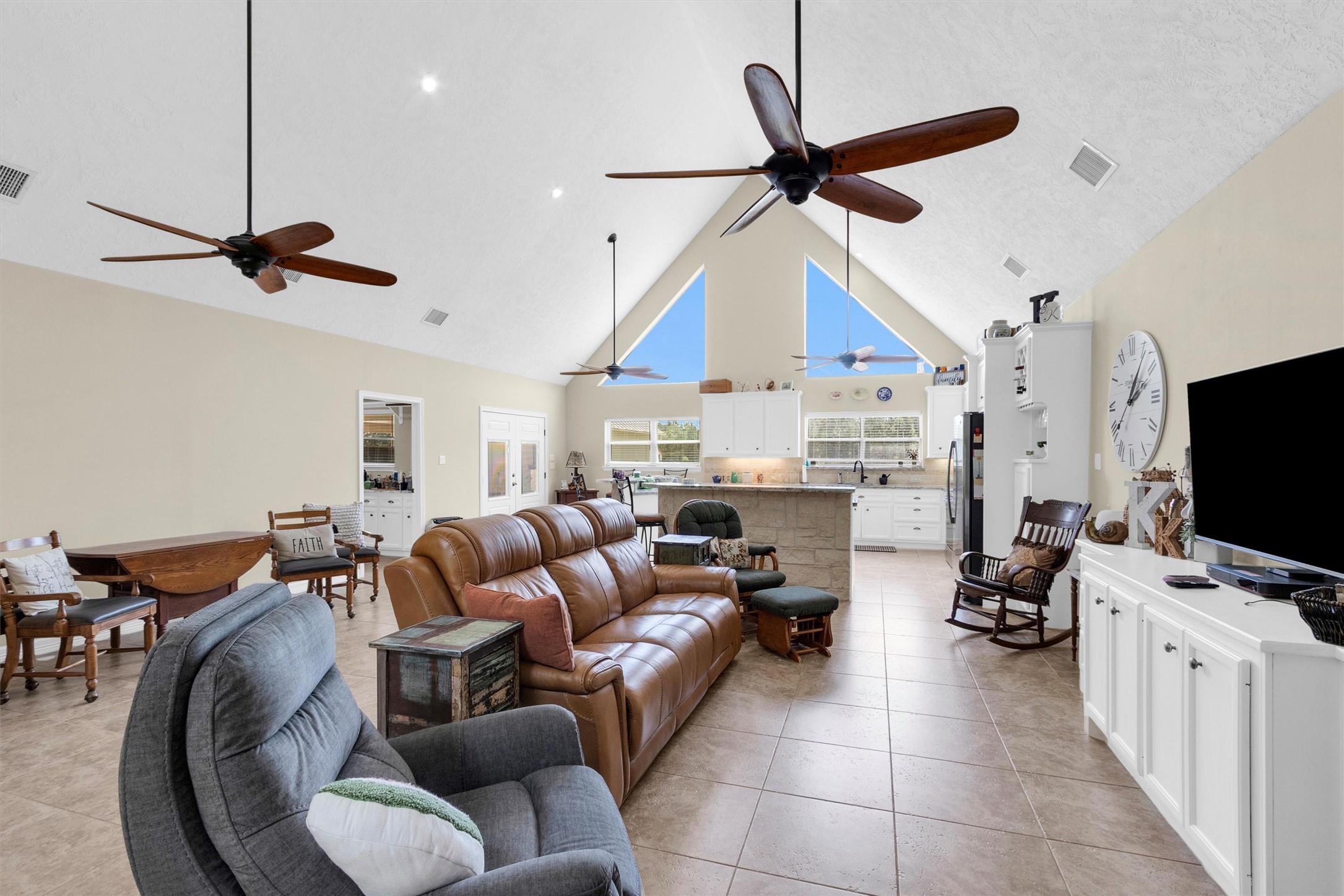 11426 Willis Waukegan Road Conroe, TX 77303 - Photo 8 of 44