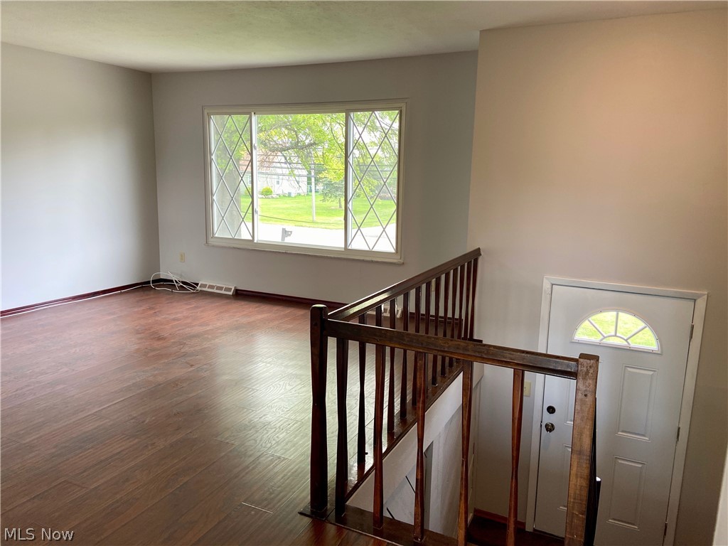 7815 York Road Cleveland, OH 44130 - Photo 3 of 26 Gallery Image 3