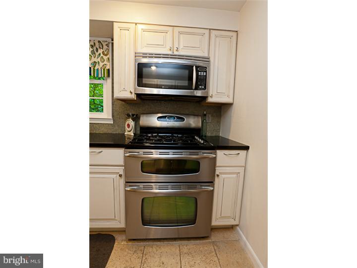 121 Iron Master Road Cherry Hill, NJ 08034 - Photo 4 of 22