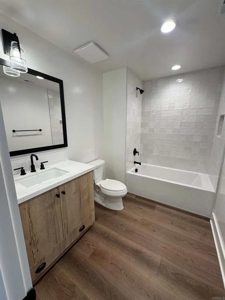 1105 Catania Court, Unit 201 Encinitas, CA 92024 - Photo 14 of 22