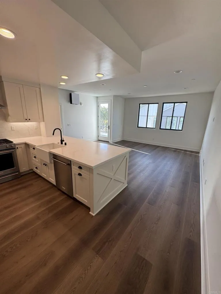 1105 Catania Court, Unit 201 Encinitas, CA 92024 - Photo 15 of 22