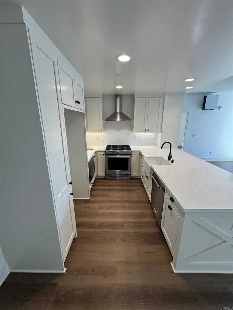 1105 Catania Court, Unit 201 Encinitas, CA 92024 - Photo 4 of 22