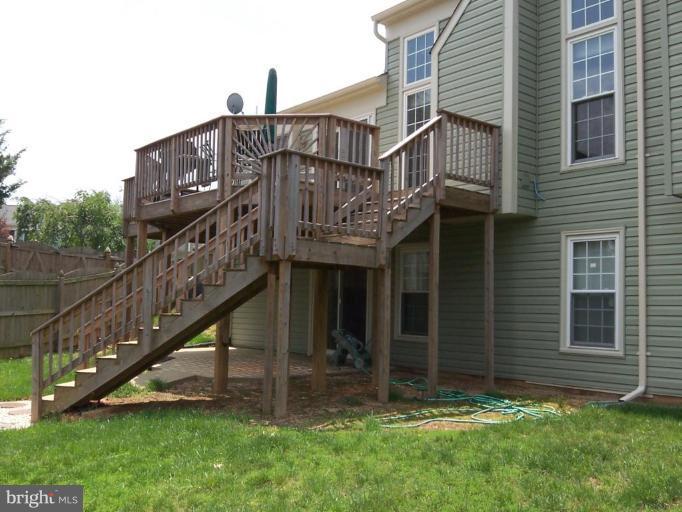 5 Leamington Road Fredericksburg, VA 22406 - Photo 2 of 15 LARGE DECK AND PATIO