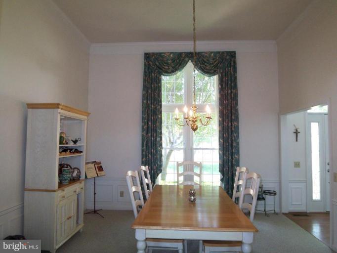 5 Leamington Road Fredericksburg, VA 22406 - Photo 12 of 15 DRAMATIC DINING ROOM