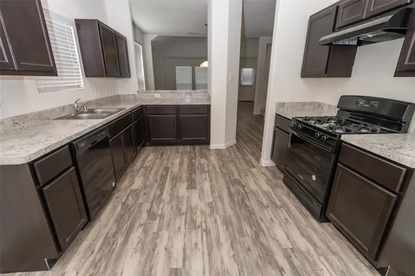$2,200 | 38 Santa Barbara Drive, Manvel, TX 77578