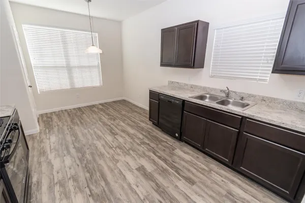 $2,200 | 38 Santa Barbara Drive, Manvel, TX 77578