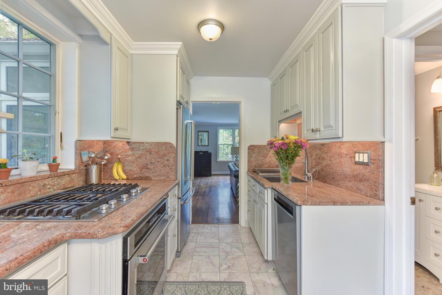 6307 Fort Hunt Road Alexandria, VA 22307 - Photo 11 of 58 Marble floors, stainless applicances