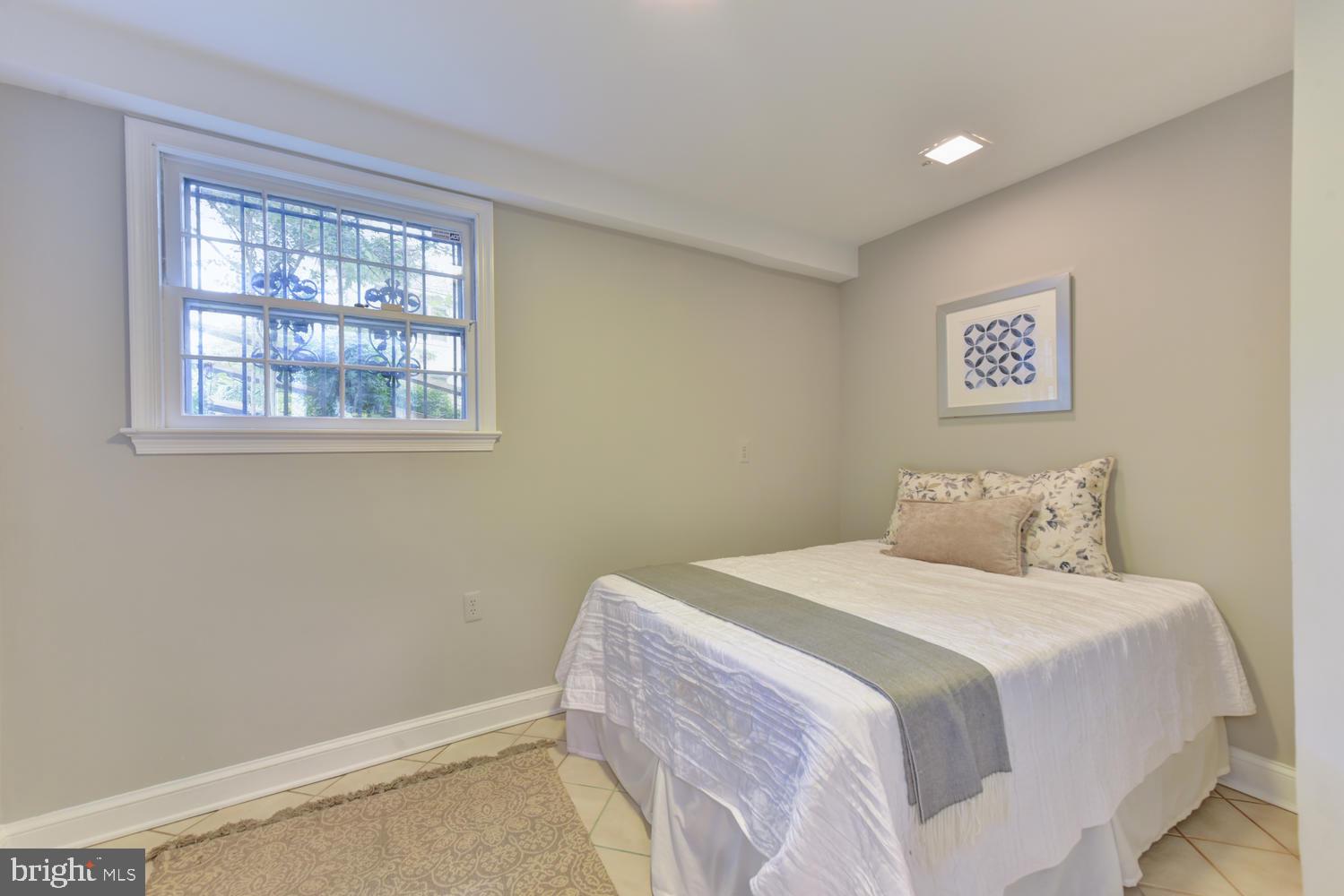6307 Fort Hunt Road Alexandria, VA 22307 - Photo 33 of 58 Lower level bedroom
