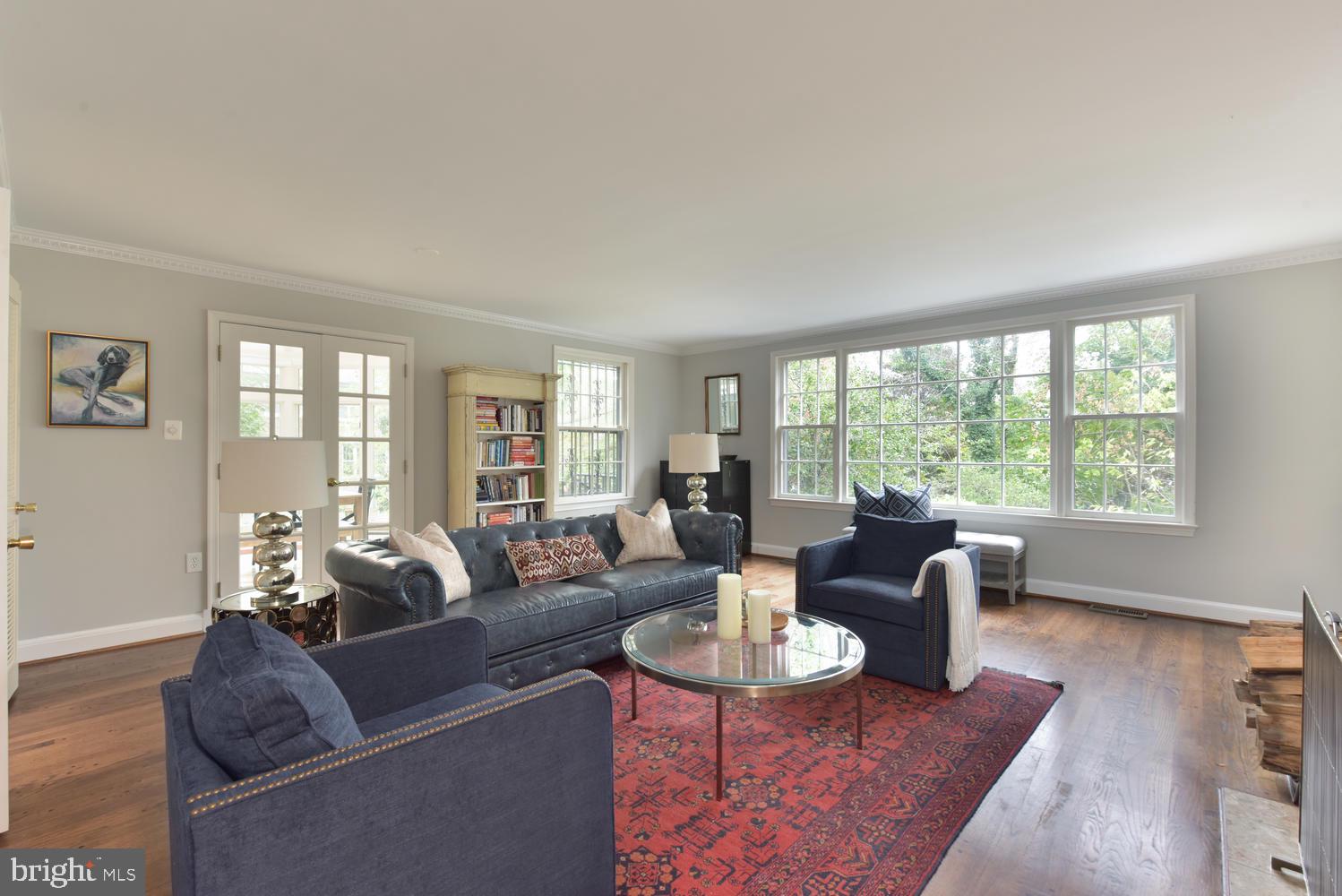 6307 Fort Hunt Road Alexandria, VA 22307 - Photo 5 of 58 Spacious family room with wood burning stove