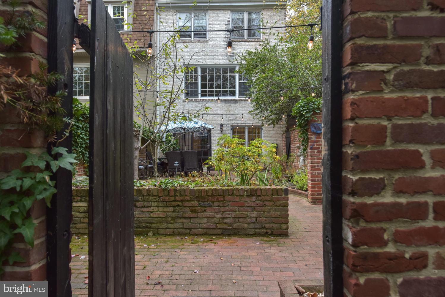 6307 Fort Hunt Road Alexandria, VA 22307 - Photo 45 of 58 Gate from patio to back yard