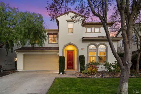 $1,549,000 | 46 Waterbury Lane, Novato, CA 94949