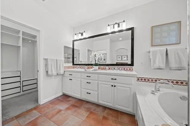 $1,549,000 | 46 Waterbury Lane, Novato, CA 94949