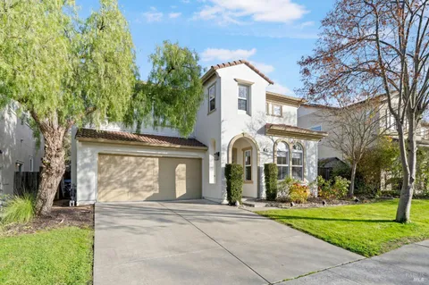 $1,549,000 | 46 Waterbury Lane, Novato, CA 94949