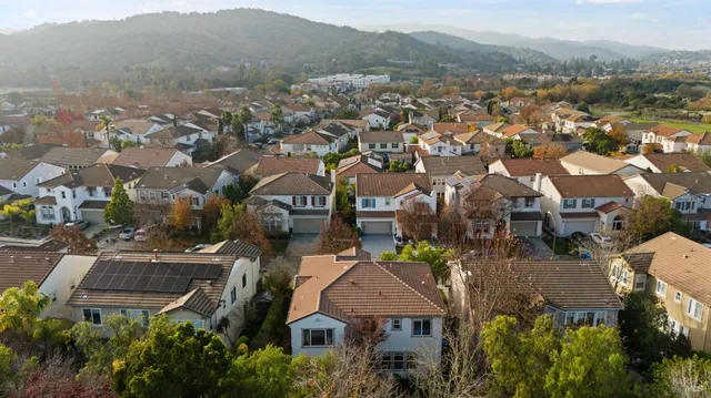 $1,549,000 | 46 Waterbury Lane, Novato, CA 94949