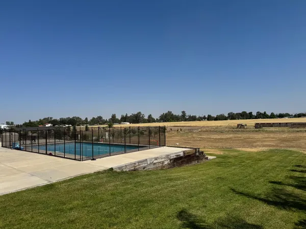 $1,350,000 | 13390 East Falcon Meadow Lane, Clovis, CA 93619